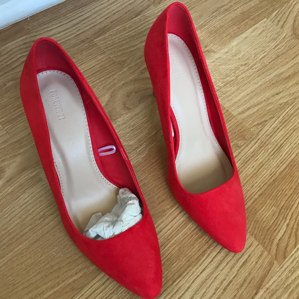 RED SUEDE PUMPS